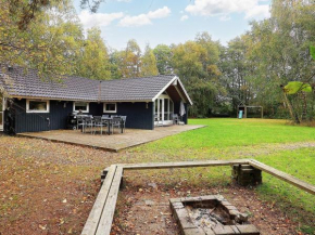 Four-Bedroom Holiday home in Væggerløse 8, Bogø By